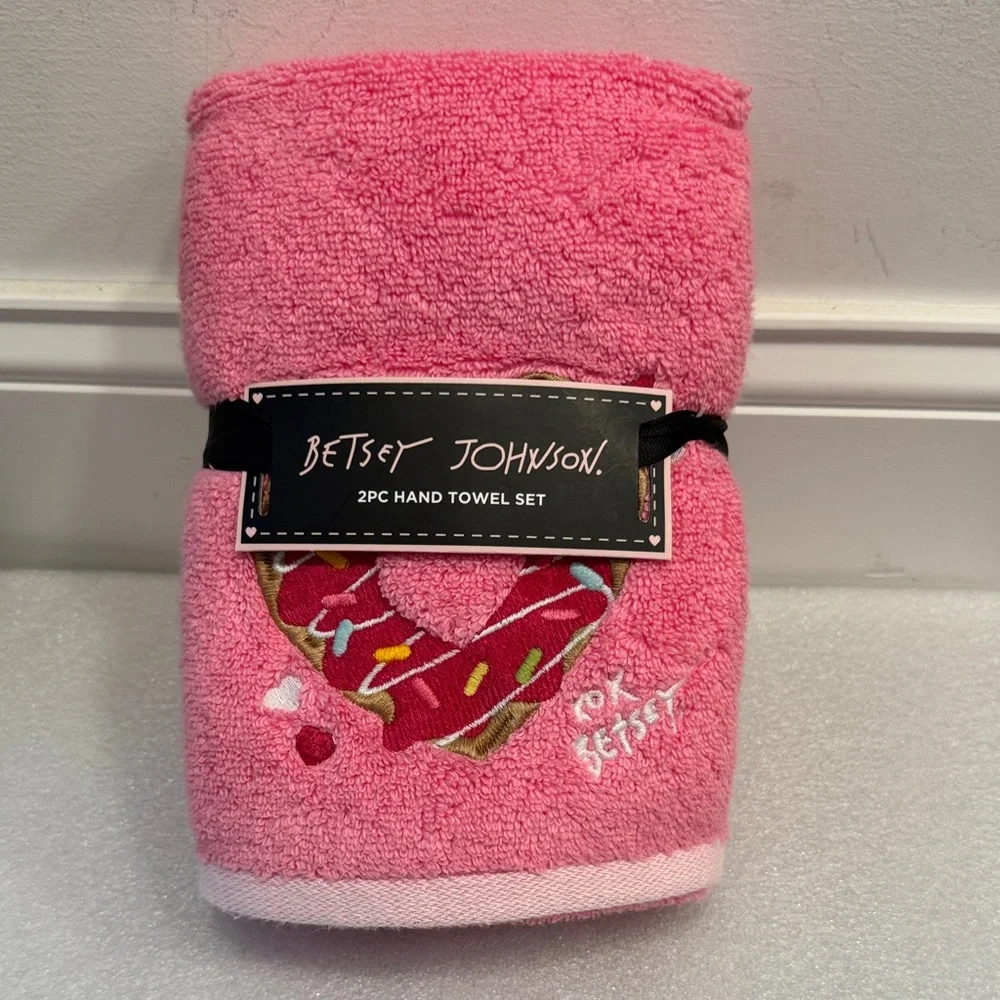 Betsey Johnson Pink Heart Donut Hand Towels set of 2 16” x 26” NWT